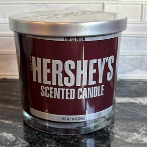 Hersheys 3 wick candle. NWT. 14 oz. Chocolate scented.